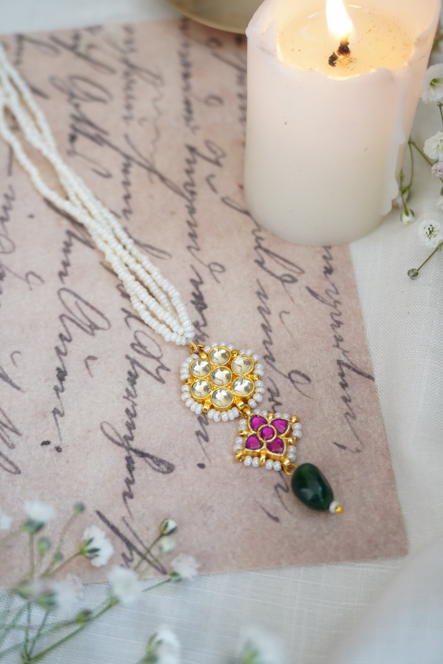 Aarohi Kundan Pearls Maangtikka