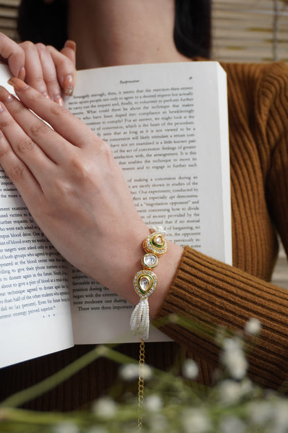 Avni Kundan and pearls Bracelet