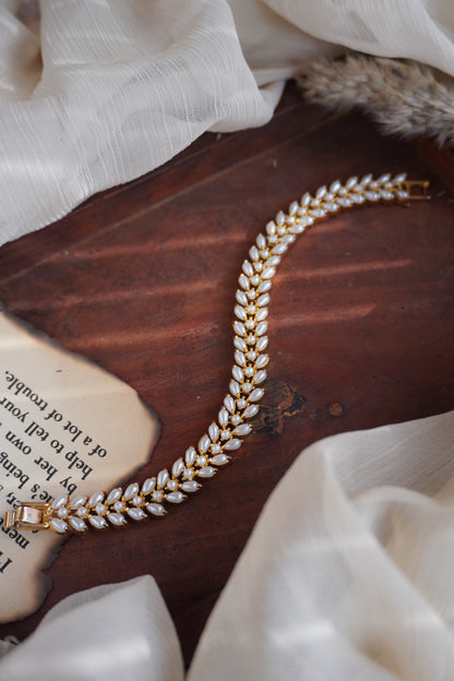 Inaya pearl bracelet