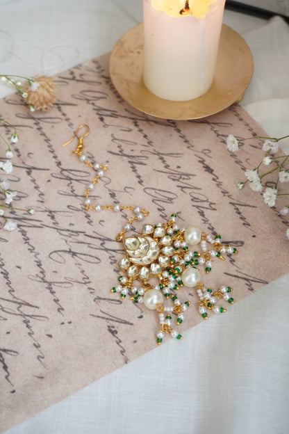 Pihu Kundan and Pearls Maangtikka