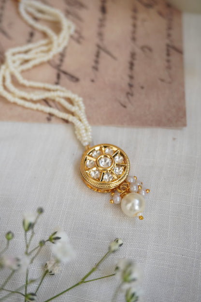 Sultana Kundan Maangtikka