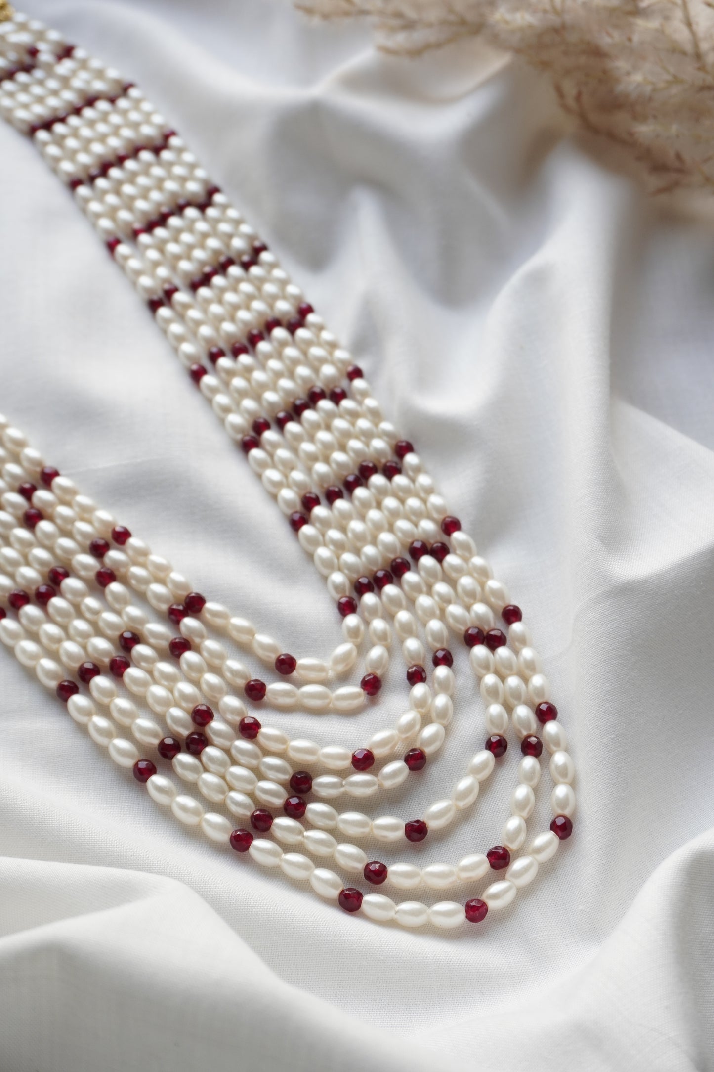 Zeyraan Pearls and Stones Necklace