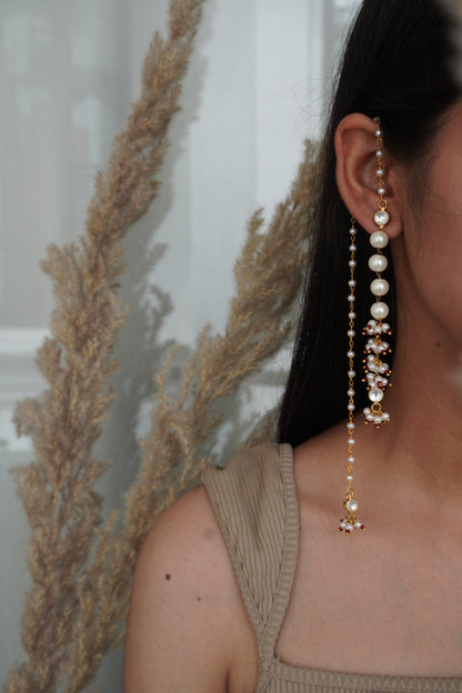 Vilakshana Kundan and Pearls earrings
