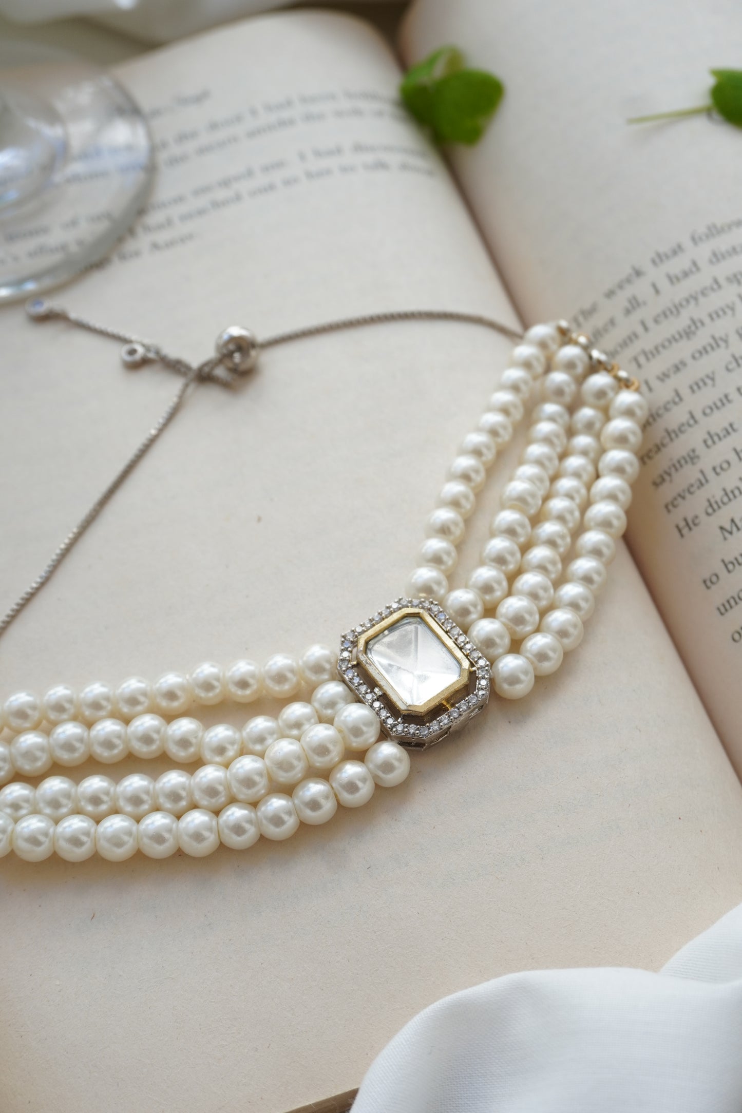 Aarunika Polki and Pearls Bracelet