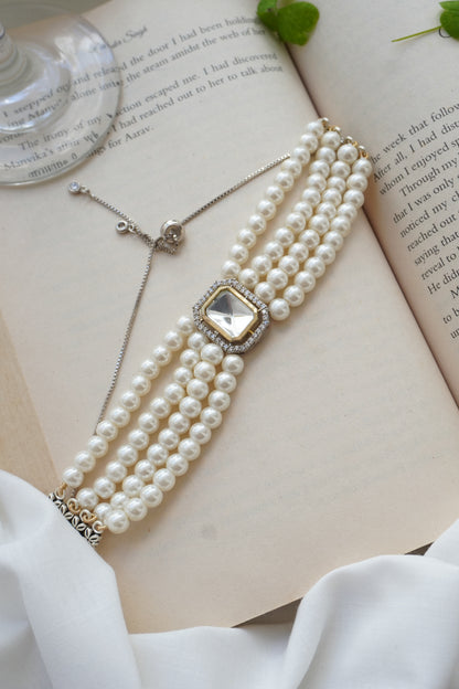 Aarunika Polki and Pearls Bracelet