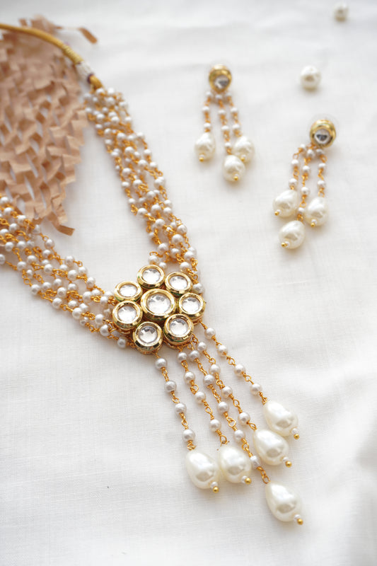 Mrinalika Kundan and Pearls Necklace