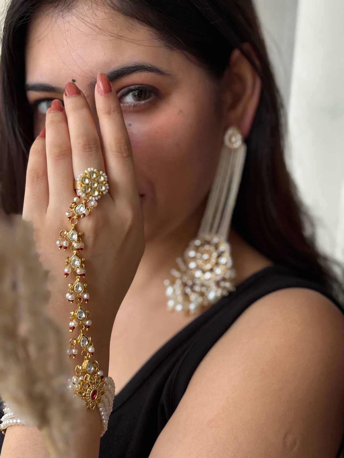 Mehnaz Kundan Hath Phool