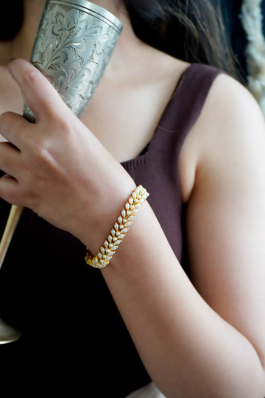 Inaya pearl bracelet