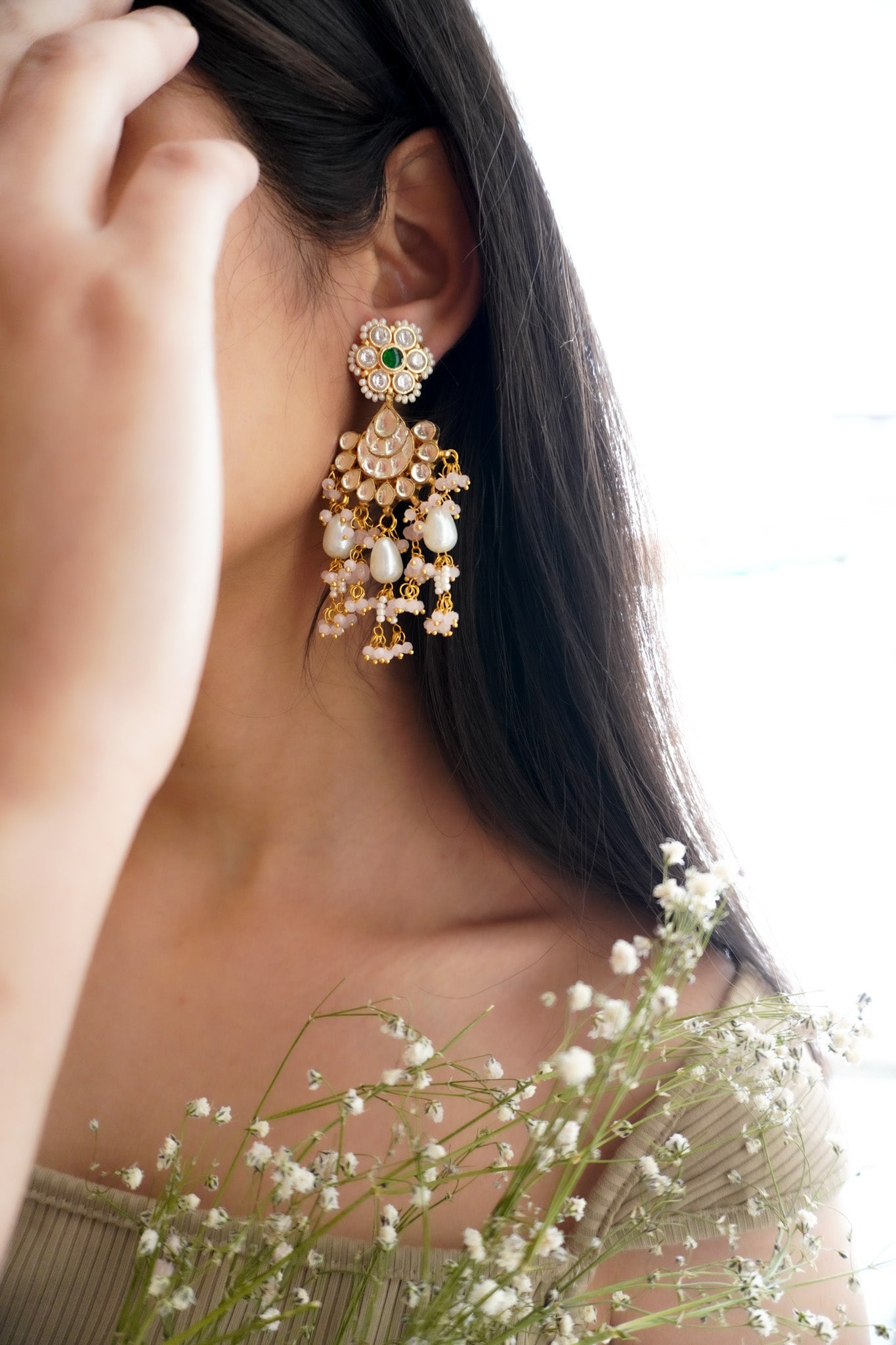 Kavya Kundan and Pearl Earring