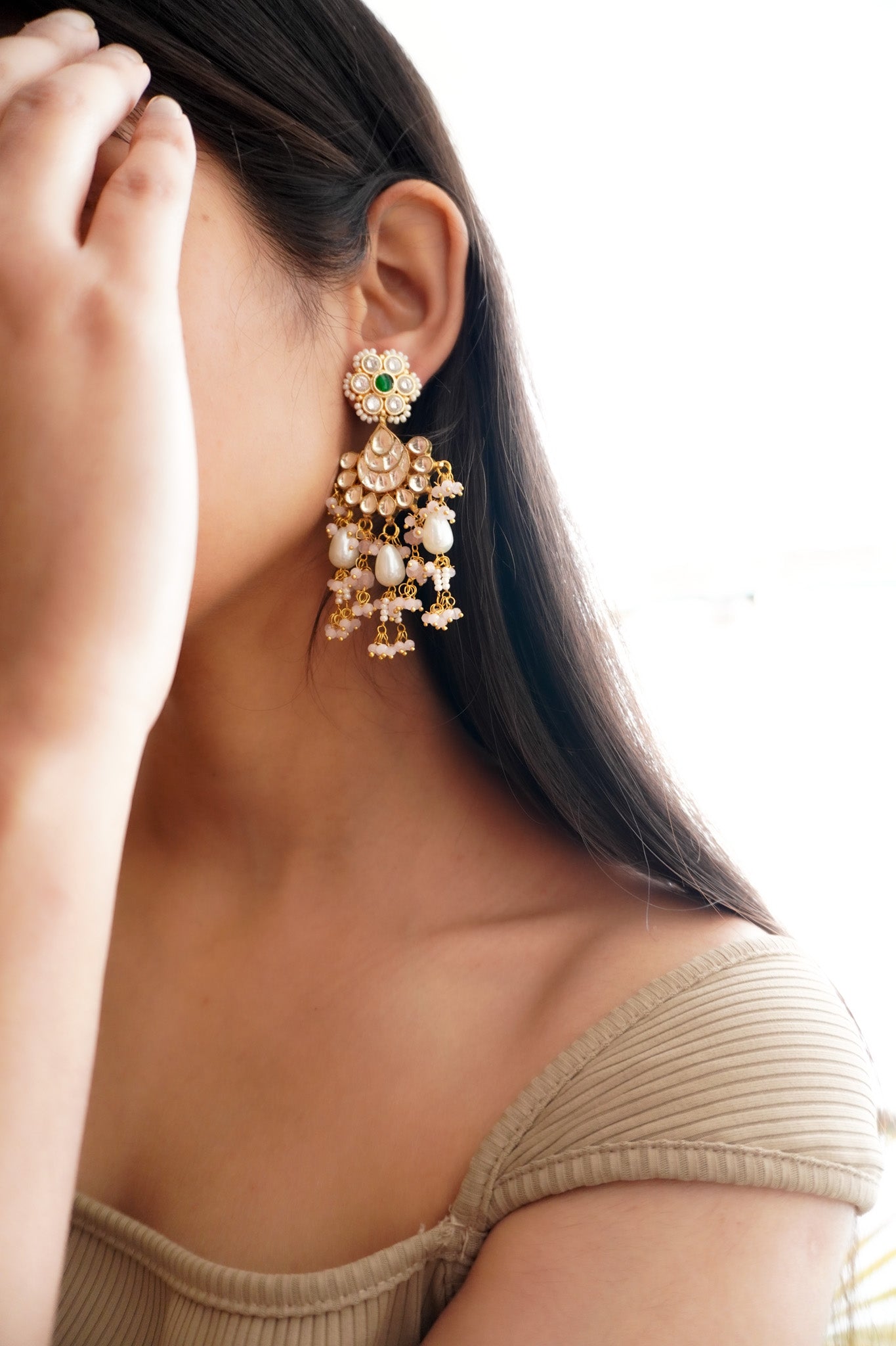 Kavya Kundan and Pearl Earring
