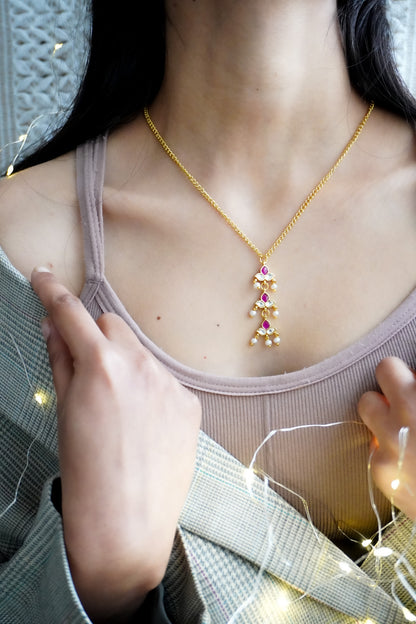 Noir Kundan and Pearls Necklace