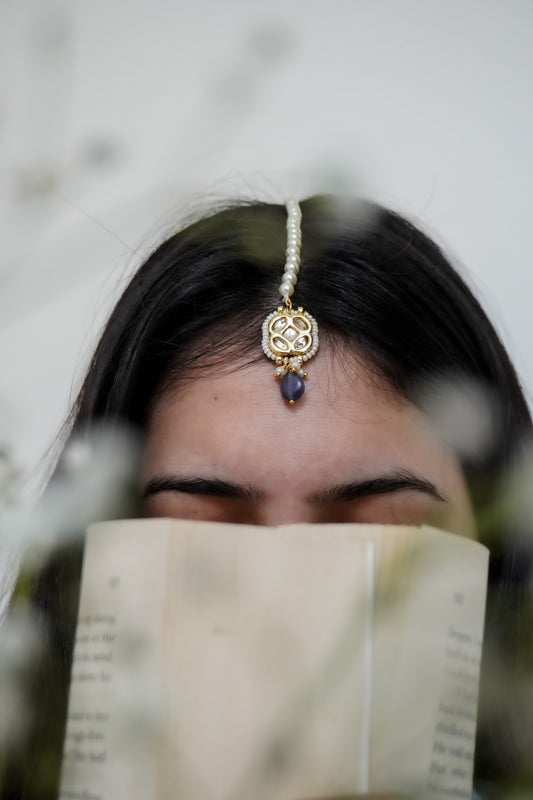 Nysa Kundan Pearls Maangtikka