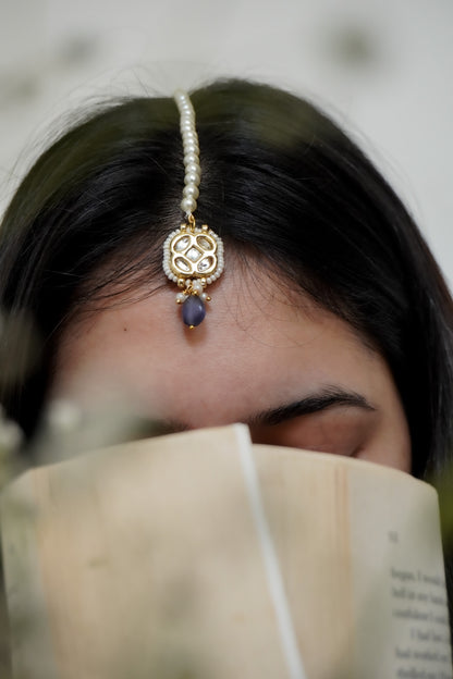 Nysa Kundan Pearls Maangtikka