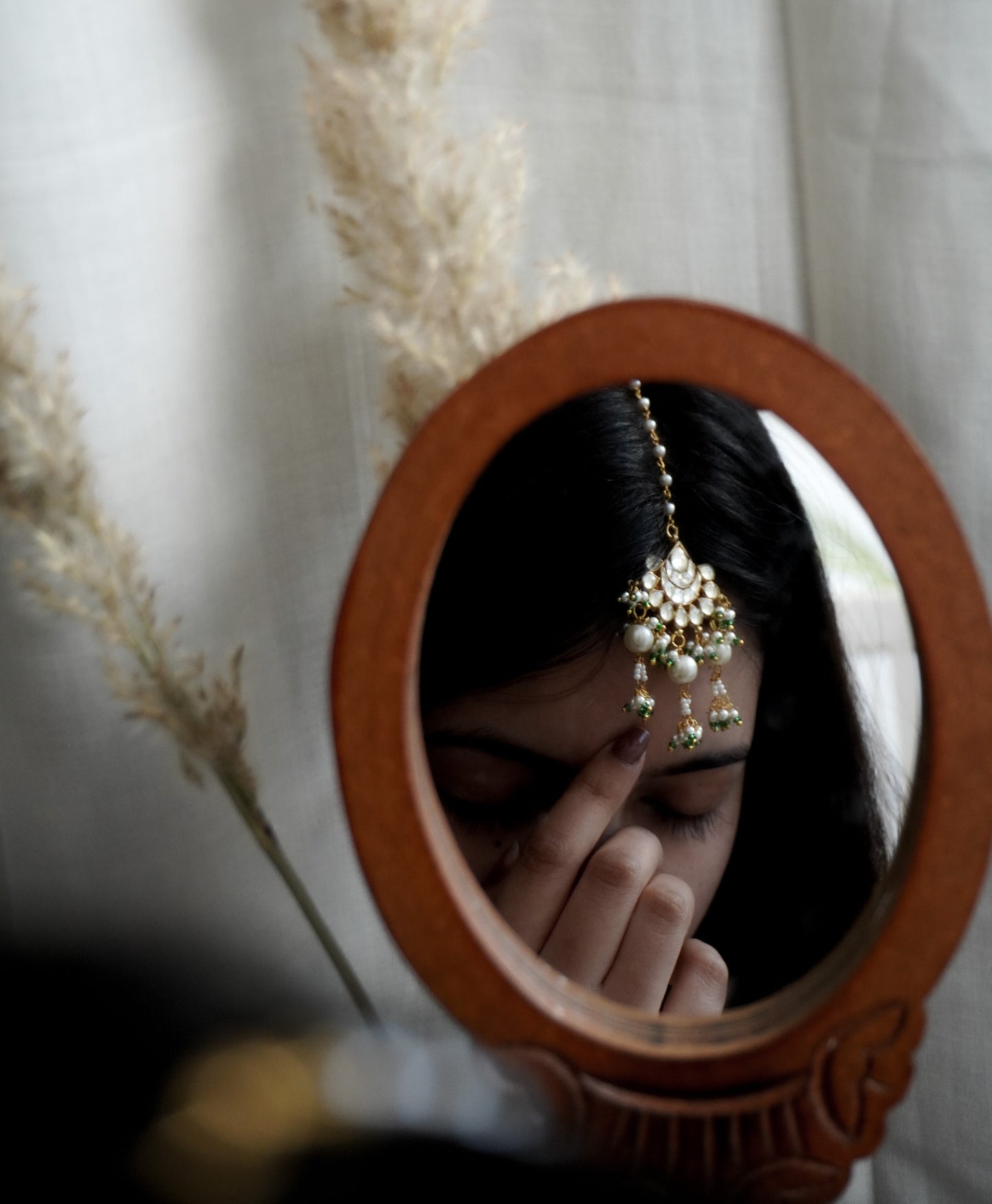 Pihu Kundan and Pearls Maangtikka