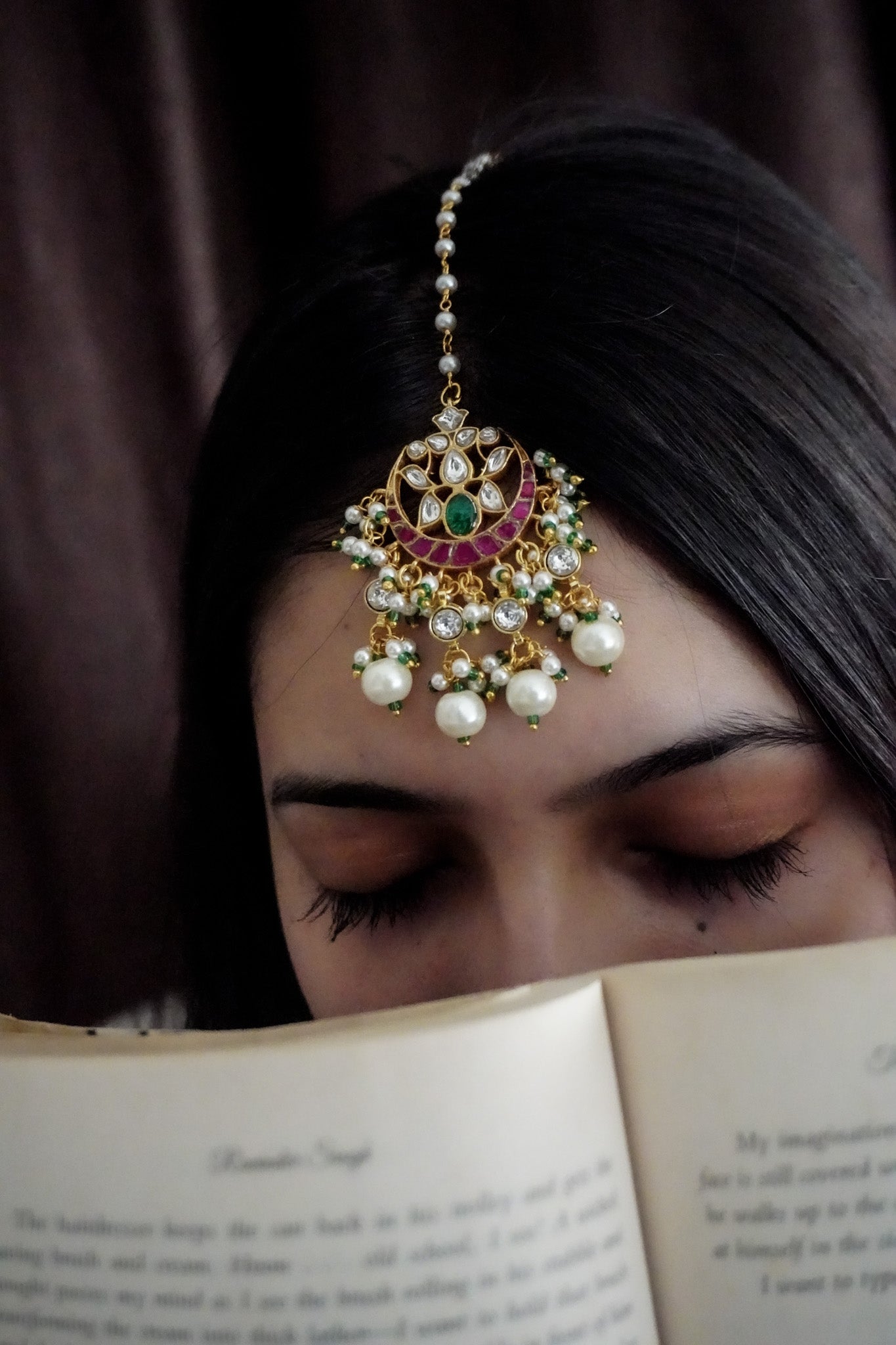 Saniya Kundan and Pearls Maangtikka