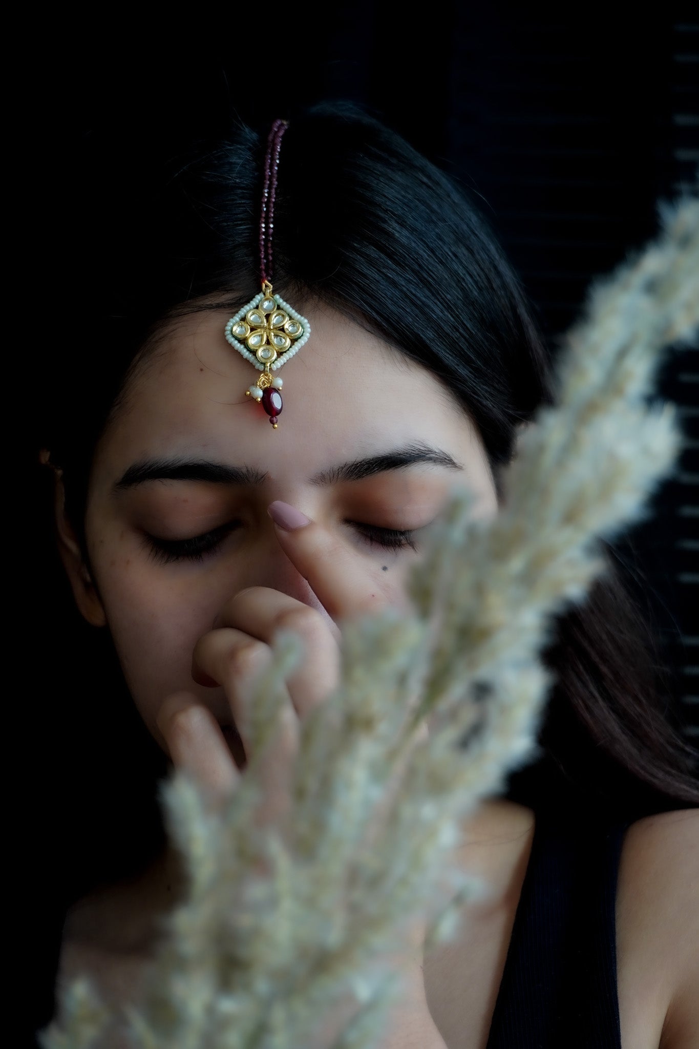 Tara Kundan stones Maangtikka