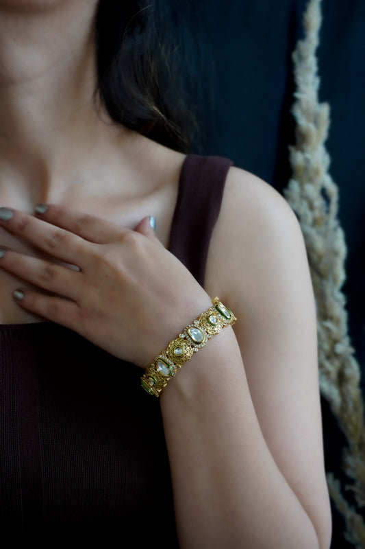 Vaibhavi Kundan temple work Bangles - Set of 2